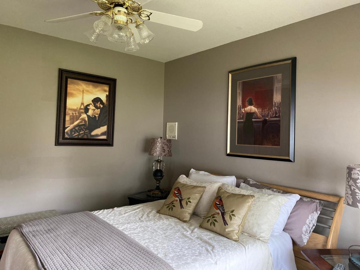 Rolling Hills Country Resort Bed And Breakfast Three Hills Exteriér fotografie