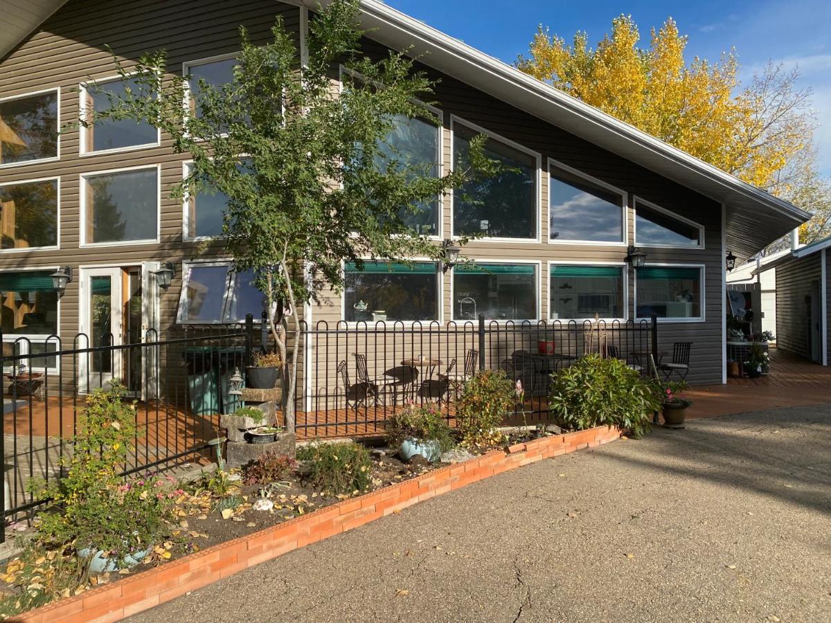 Rolling Hills Country Resort Bed And Breakfast Three Hills Exteriér fotografie